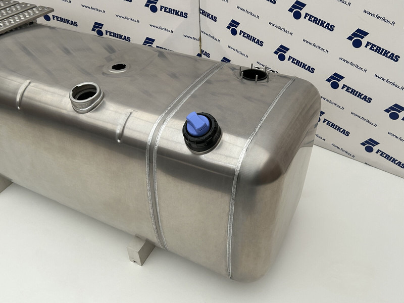 Mercedes-Benz Fuel tank 680L + 120L AdBlue - Паливний бак в категорії Вантажівки: фото 3 Mercedes-Benz Fuel tank 680L + 120L AdBlue - Паливний бак в категорії Вантажівки: фото 3