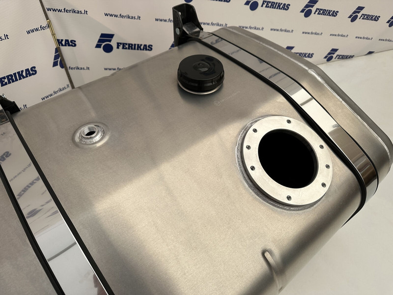 Mercedes-Benz - Гідравлічний бак в категорії Вантажівки: фото 2 Mercedes-Benz - Гідравлічний бак в категорії Вантажівки: фото 2