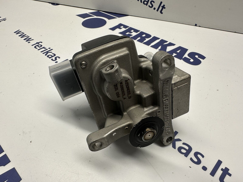 Mercedes-Benz NEW - Вихлопна система в категорії Вантажівки: фото 3 Mercedes-Benz NEW - Вихлопна система в категорії Вантажівки: фото 3