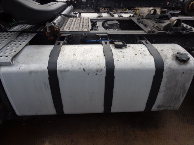 Renault / Volvo Complete aluminum fuel tank new or used 690L - 175cm, wi - Паливний бак в категорії Вантажівки: фото 1 Renault / Volvo Complete aluminum fuel tank new or used 690L - 175cm, wi - Паливний бак в категорії Вантажівки: фото 1