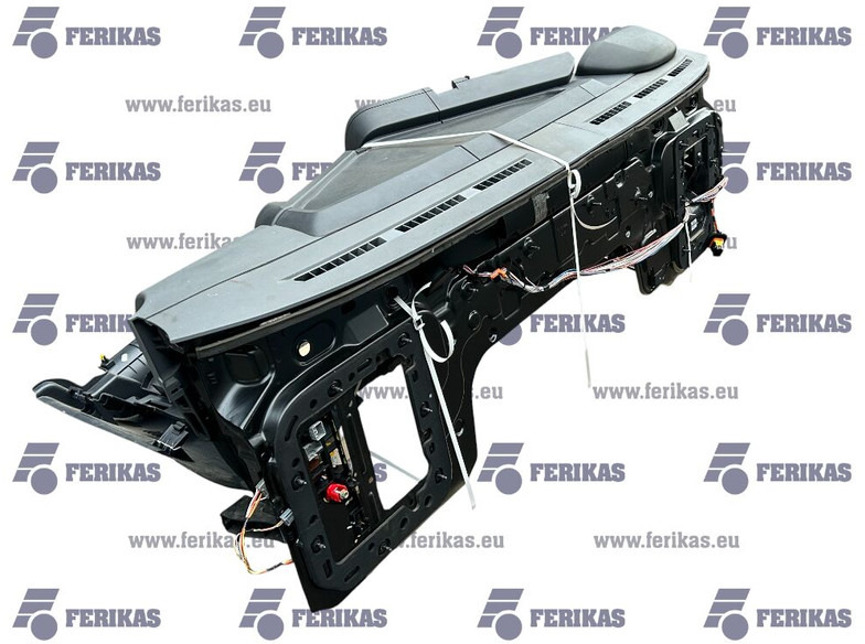 Renault complete dashboard - Бампер в категорії Вантажівки: фото 4 Renault complete dashboard - Бампер в категорії Вантажівки: фото 4