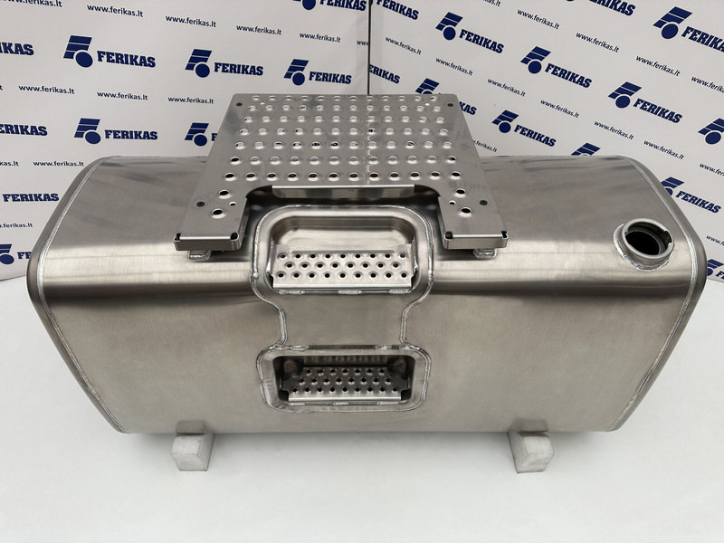 Volvo New aluminum fuel tank 550L - Паливний бак в категорії Вантажівки: фото 1 Volvo New aluminum fuel tank 550L - Паливний бак в категорії Вантажівки: фото 1