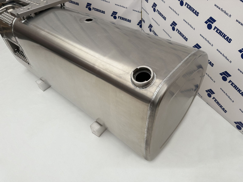 Volvo New aluminum fuel tank 770L - Паливний бак в категорії Вантажівки: фото 2 Volvo New aluminum fuel tank 770L - Паливний бак в категорії Вантажівки: фото 2