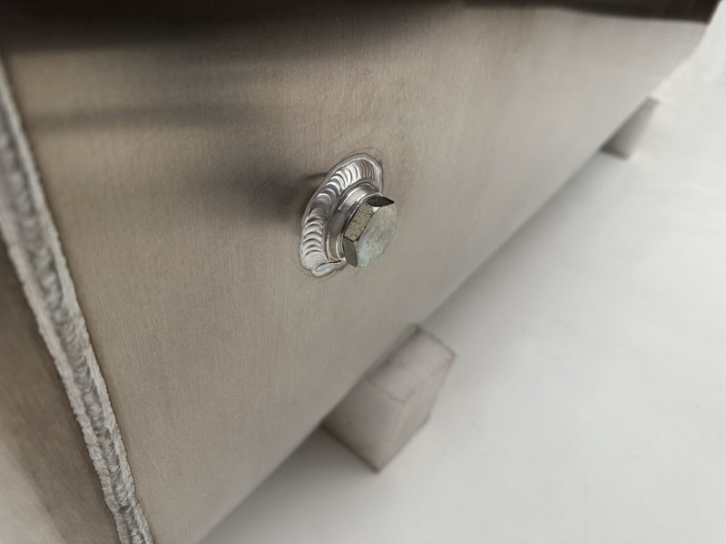 Новий Паливний бак в категорії Вантажівки Volvo Renault: фото 6 Новий Паливний бак в категорії Вантажівки Volvo Renault: фото 6