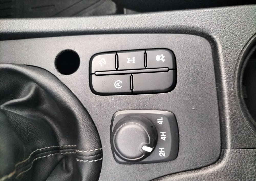 Пікап Ford Ranger 4x4 2.0 TDCI Straż strażacki pożarniczy ratowniczy pickup (Amarok, Navara, L200, Hilux): фото 10 Пікап Ford Ranger 4x4 2.0 TDCI Straż strażacki pożarniczy ratowniczy pickup (Amarok, Navara, L200, Hilux): фото 10