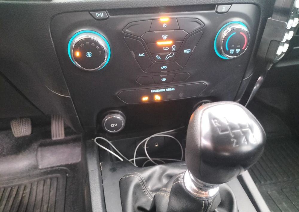 Пікап Ford Ranger 4x4 2.0 TDCI Straż strażacki pożarniczy ratowniczy pickup (Amarok, Navara, L200, Hilux): фото 17 Пікап Ford Ranger 4x4 2.0 TDCI Straż strażacki pożarniczy ratowniczy pickup (Amarok, Navara, L200, Hilux): фото 17