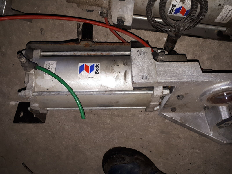 Neoplan BODE цилиндр закрытия - Гідроциліндр: фото 5 Neoplan BODE цилиндр закрытия - Гідроциліндр: фото 5