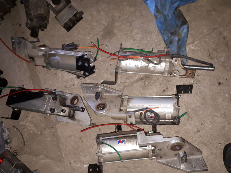 Neoplan BODE цилиндр закрытия - Гідроциліндр: фото 4 Neoplan BODE цилиндр закрытия - Гідроциліндр: фото 4