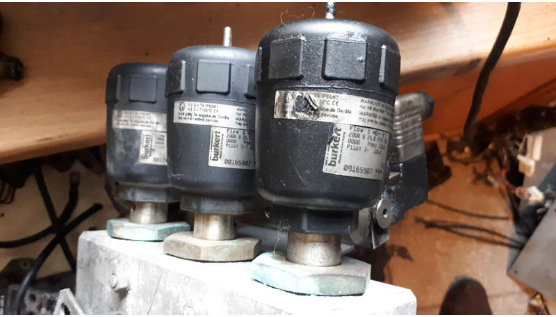 Scania B12 - Кабелі/ Дроти: фото 2 Scania B12 - Кабелі/ Дроти: фото 2