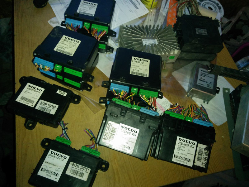 Volvo 20503188-P04.3195082-2 R03 - Блок управління: фото 1 Volvo 20503188-P04.3195082-2 R03 - Блок управління: фото 1