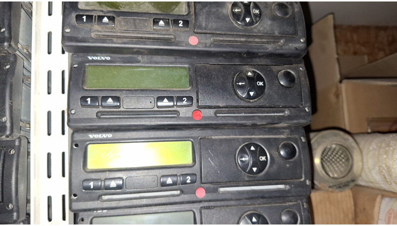 Volvo Video system x-dmr 8 R8 Compact RJ45 - Електрична система: фото 2 Volvo Video system x-dmr 8 R8 Compact RJ45 - Електрична система: фото 2