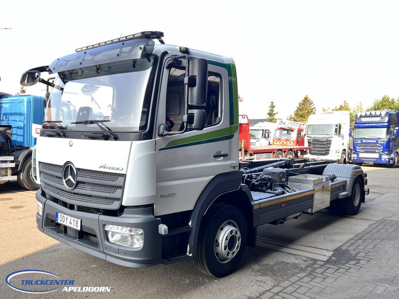 Mercedes-Benz Atego 1527 Manuel, Euro 6, HIAB 10 Tons - Гаковий мультиліфт вантажівка: фото 3 Mercedes-Benz Atego 1527 Manuel, Euro 6, HIAB 10 Tons - Гаковий мультиліфт вантажівка: фото 3