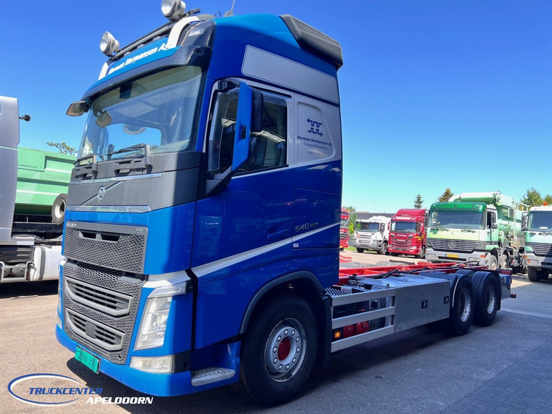 Volvo FH 540 6x4, Dual clutch, XL Globetrotter, PTO, Retarder - Вантажівка шасі: фото 3 Volvo FH 540 6x4, Dual clutch, XL Globetrotter, PTO, Retarder - Вантажівка шасі: фото 3
