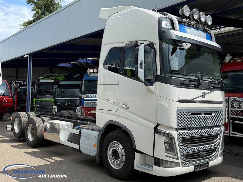 Volvo FH 750 Globetrotter XL, Retarder, 460 WB, Naafreductie, PTO - Вантажівка шасі: фото 1 Volvo FH 750 Globetrotter XL, Retarder, 460 WB, Naafreductie, PTO - Вантажівка шасі: фото 1