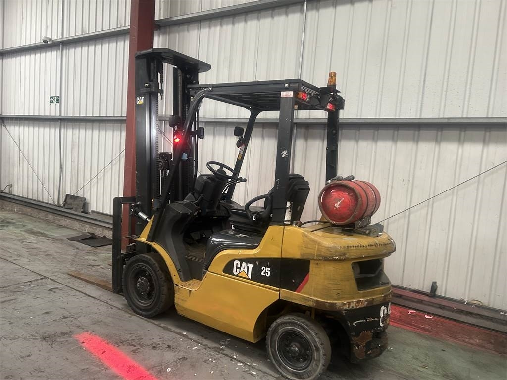 CAT GP25NT - Газовий навантажувач: фото 3 CAT GP25NT - Газовий навантажувач: фото 3