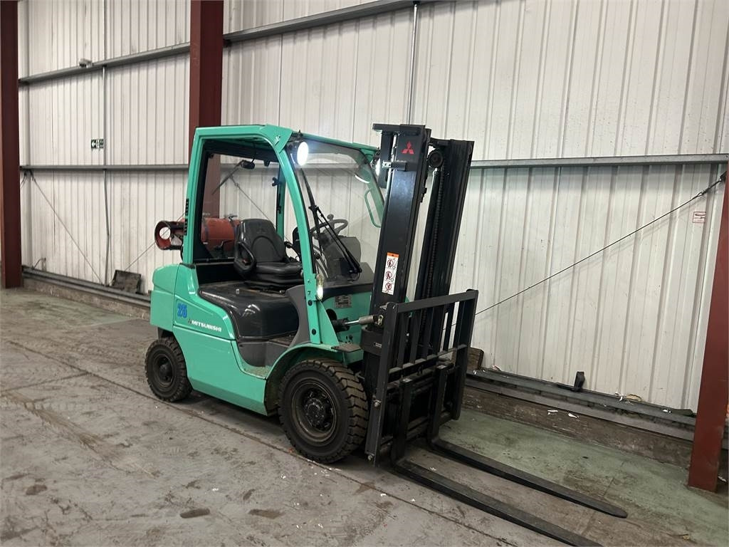 Mitsubishi FG25N - Газовий навантажувач: фото 4 Mitsubishi FG25N - Газовий навантажувач: фото 4