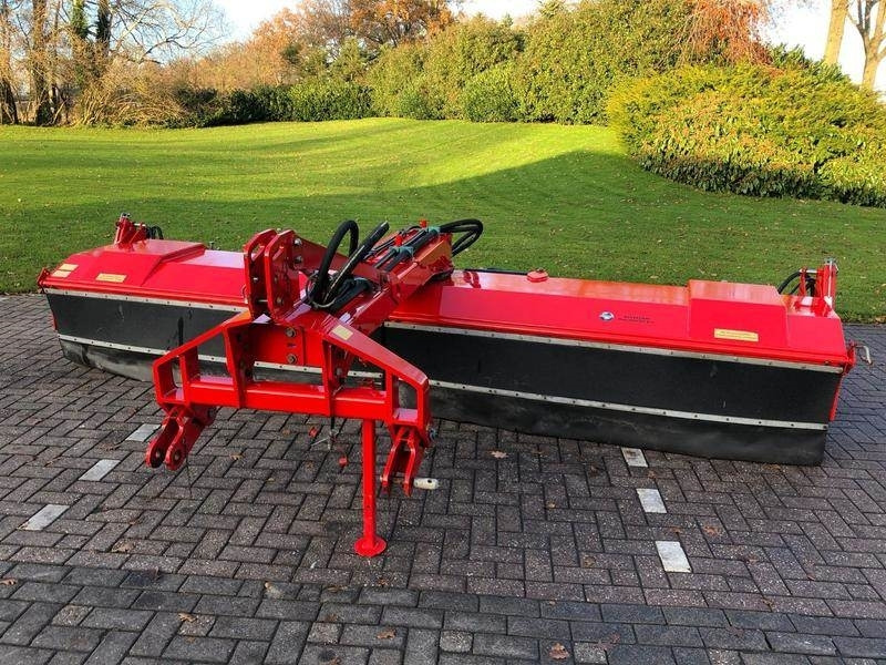 Dücker SFK 4500 veegmachine - Косарка: фото 1 Dücker SFK 4500 veegmachine - Косарка: фото 1