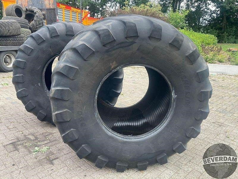 Michelin MEGA BIB 1050/50R32 - Шина в категорії Сільськогосподарська техніка: фото 2 Michelin MEGA BIB 1050/50R32 - Шина в категорії Сільськогосподарська техніка: фото 2