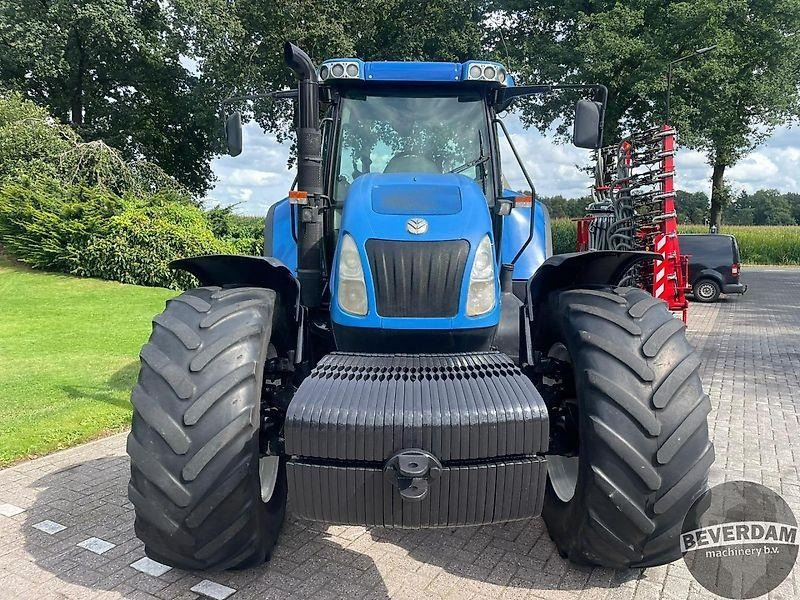 New Holland TVT 170 - Трактор: фото 3 New Holland TVT 170 - Трактор: фото 3