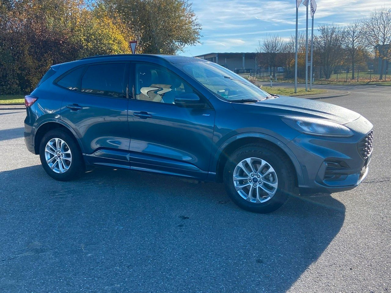 Ford Kuga Plug-In Hybrid ST-Line X - Позашляховик: фото 3 Ford Kuga Plug-In Hybrid ST-Line X - Позашляховик: фото 3