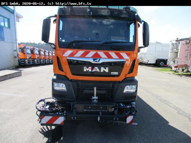 MAN TGS 18.400 4X2 BL Bucher OF 8000 RS Drehjet beid - Підмітально-прибиральна машина: фото 2 MAN TGS 18.400 4X2 BL Bucher OF 8000 RS Drehjet beid - Підмітально-прибиральна машина: фото 2