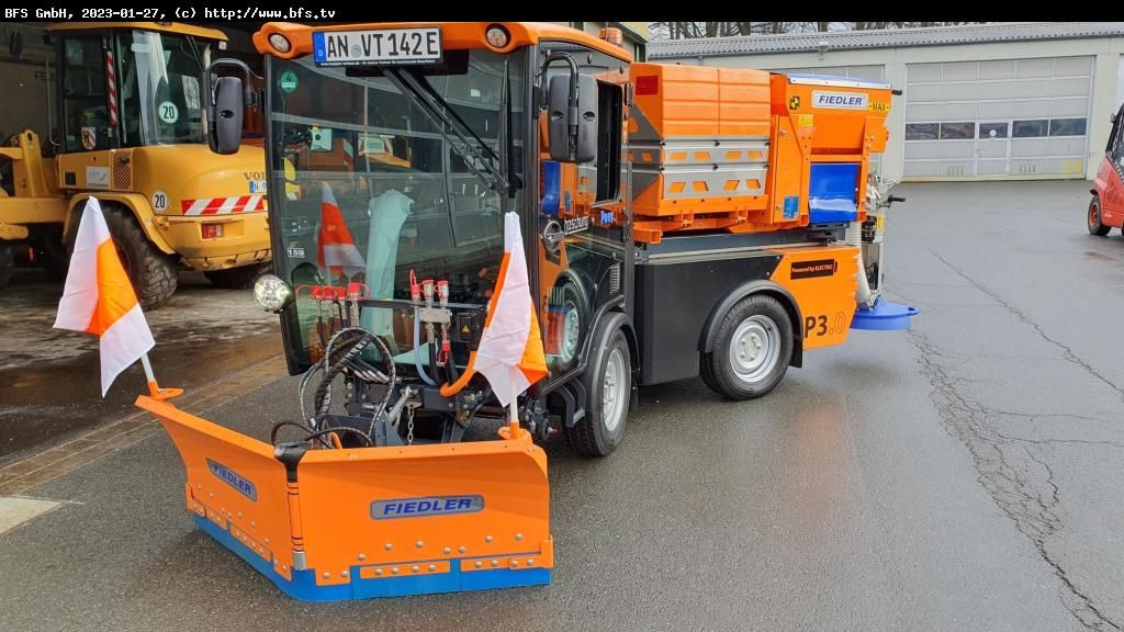 Pony P3.0 Pony P3.0 - Підмітально-прибиральна машина: фото 1 Pony P3.0 Pony P3.0 - Підмітально-прибиральна машина: фото 1