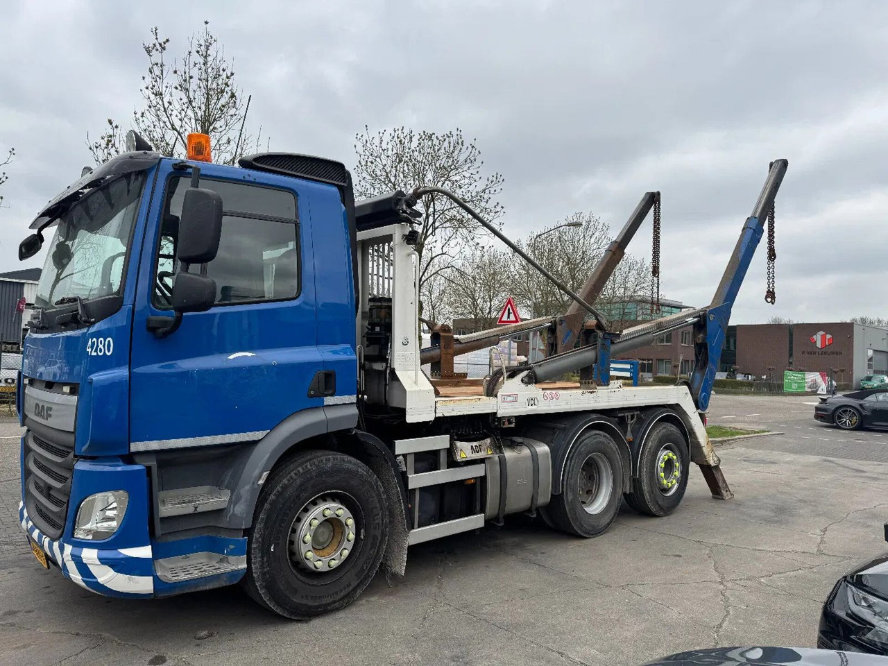DAF CF 400 6X2 - EURO 6 + VDL P-18 + REMOTE + LIFT A - Самоскид вантажівка: фото 1 DAF CF 400 6X2 - EURO 6 + VDL P-18 + REMOTE + LIFT A - Самоскид вантажівка: фото 1