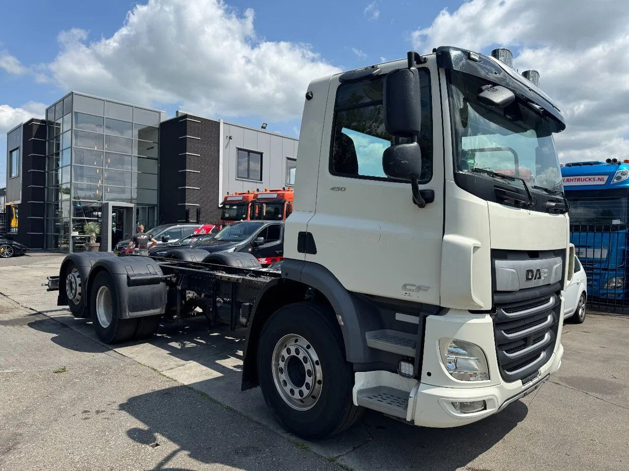 DAF CF 450 6X2 - EURO 6 + LIFT/STEERING AXLE - Вантажівка шасі: фото 3 DAF CF 450 6X2 - EURO 6 + LIFT/STEERING AXLE - Вантажівка шасі: фото 3