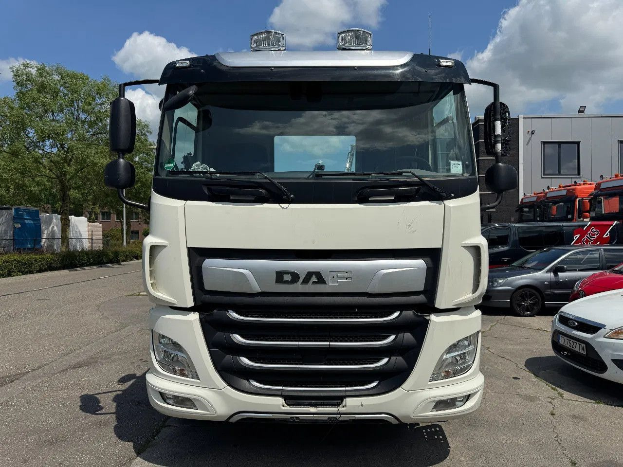 DAF CF 450 6X2 - EURO 6 + LIFT/STEERING AXLE - Вантажівка шасі: фото 2 DAF CF 450 6X2 - EURO 6 + LIFT/STEERING AXLE - Вантажівка шасі: фото 2