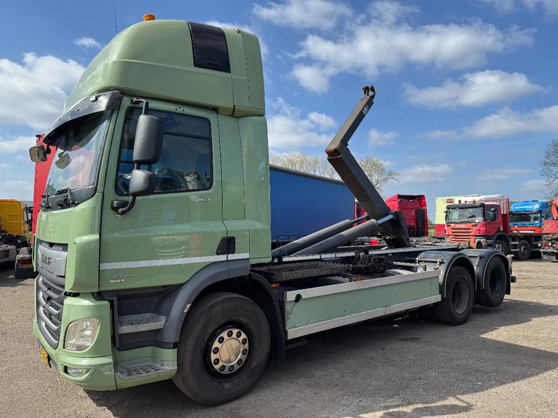 DAF CF 450 6X2 EURO 6 VDL 21T HOOK LIFTING AXLE - Гаковий мультиліфт вантажівка: фото 4 DAF CF 450 6X2 EURO 6 VDL 21T HOOK LIFTING AXLE - Гаковий мультиліфт вантажівка: фото 4