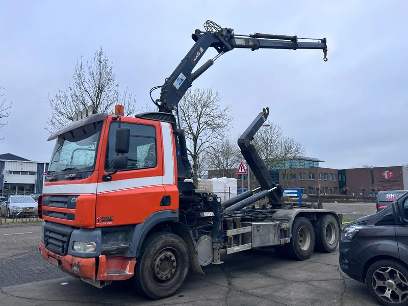 DAF CF 85.380 6X2 + MKG 141 A2 CRANE + 20 TON HOOKLIFT - EURO 3 - MANUAL GEAR - 10 TYRES - Гаковий мультиліфт вантажівка, Вантажівка з маніпулятором: фото 1 DAF CF 85.380 6X2 + MKG 141 A2 CRANE + 20 TON HOOKLIFT - EURO 3 - MANUAL GEAR - 10 TYRES - Гаковий мультиліфт вантажівка, Вантажівка з маніпулятором: фото 1