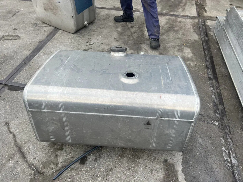 Diversen 460 liter brandstof tank - Паливний бак в категорії Вантажівки: фото 1 Diversen 460 liter brandstof tank - Паливний бак в категорії Вантажівки: фото 1