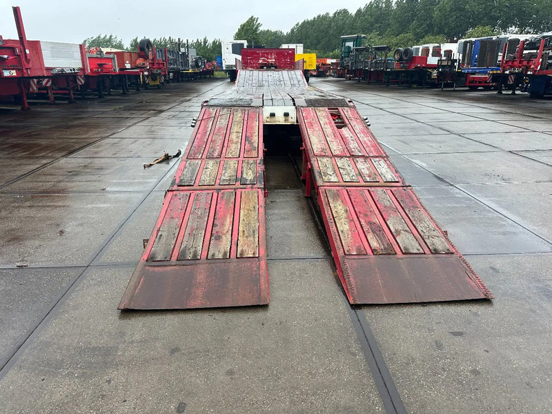 Diversen LAST AXLE STEERING, REMOTE CONTROLE, DOUBLE HYDRAULIC RAMPS - Низькорамна платформа напівпричіп: фото 4 Diversen LAST AXLE STEERING, REMOTE CONTROLE, DOUBLE HYDRAULIC RAMPS - Низькорамна платформа напівпричіп: фото 4