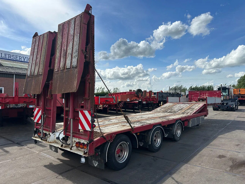 Diversen LAST AXLE STEERING, REMOTE CONTROLE, DOUBLE HYDRAULIC RAMPS - Низькорамна платформа напівпричіп: фото 2 Diversen LAST AXLE STEERING, REMOTE CONTROLE, DOUBLE HYDRAULIC RAMPS - Низькорамна платформа напівпричіп: фото 2