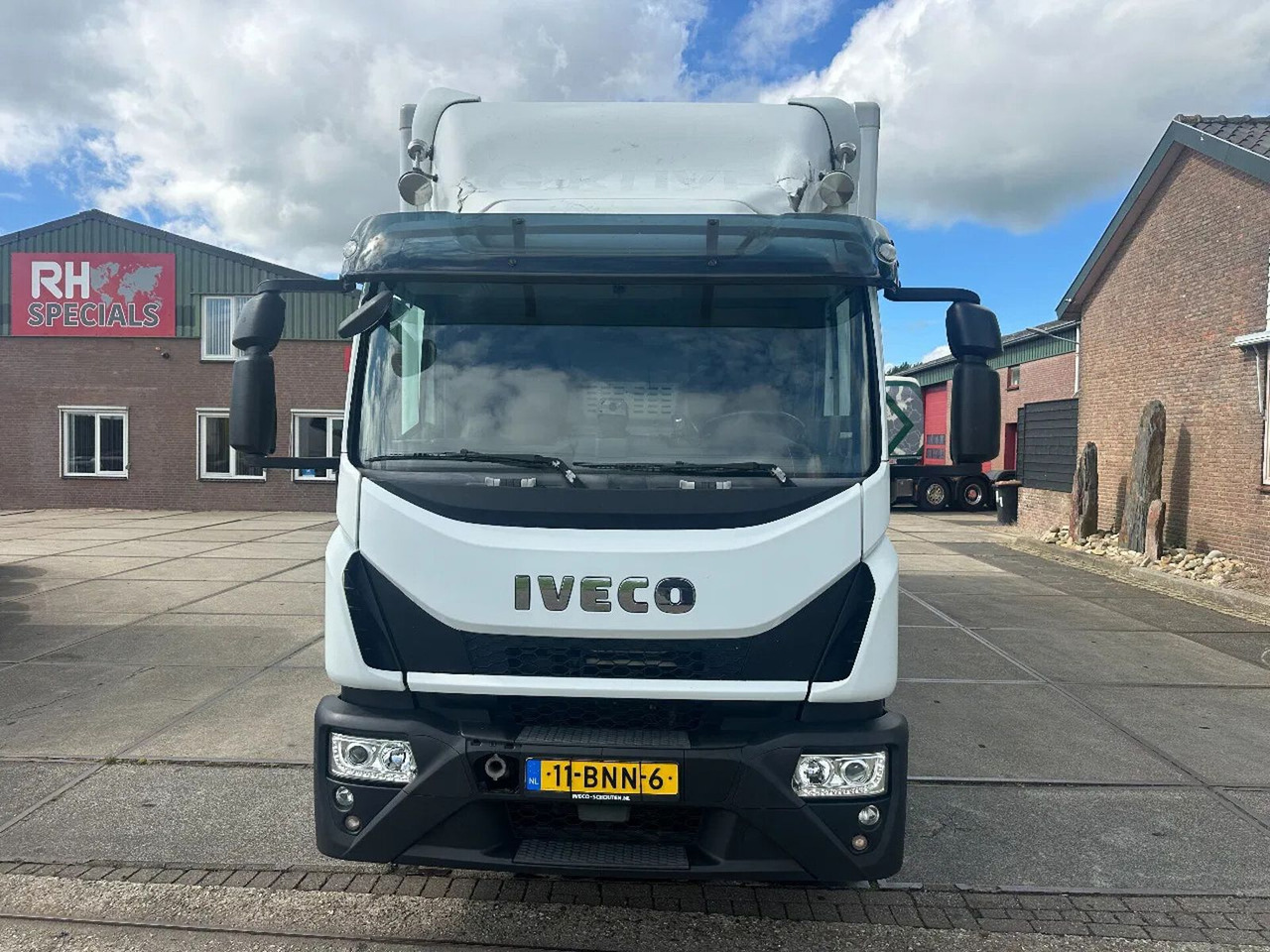 Iveco ML 150 -220, DHOLLANDIA LIFT, BOX 760X250X250 CM - Вантажівка з закритим кузовом: фото 2 Iveco ML 150 -220, DHOLLANDIA LIFT, BOX 760X250X250 CM - Вантажівка з закритим кузовом: фото 2