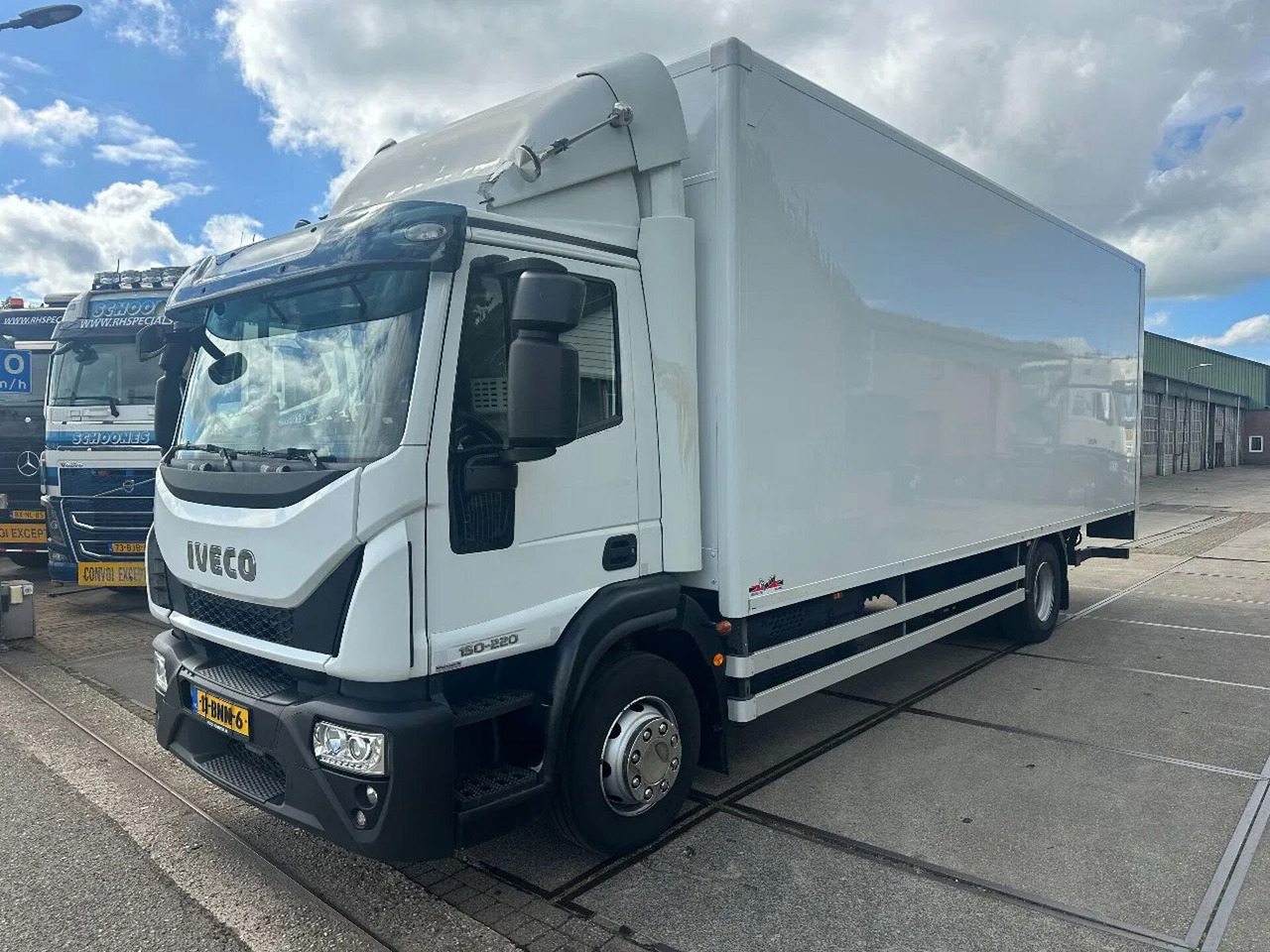 Iveco ML 150 -220, DHOLLANDIA LIFT, BOX 760X250X250 CM - Вантажівка з закритим кузовом: фото 1 Iveco ML 150 -220, DHOLLANDIA LIFT, BOX 760X250X250 CM - Вантажівка з закритим кузовом: фото 1