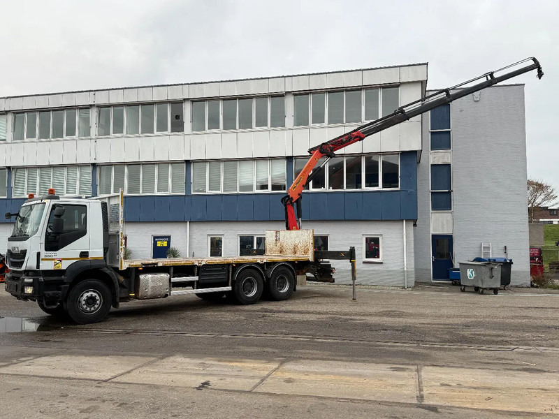 Iveco Trakker 360 6X4 EURO 6 + PALFINGER PK20001K + REMOTE CONTROL - Бортова вантажівка/ Платформа, Вантажівка з маніпулятором: фото 2 Iveco Trakker 360 6X4 EURO 6 + PALFINGER PK20001K + REMOTE CONTROL - Бортова вантажівка/ Платформа, Вантажівка з маніпулятором: фото 2