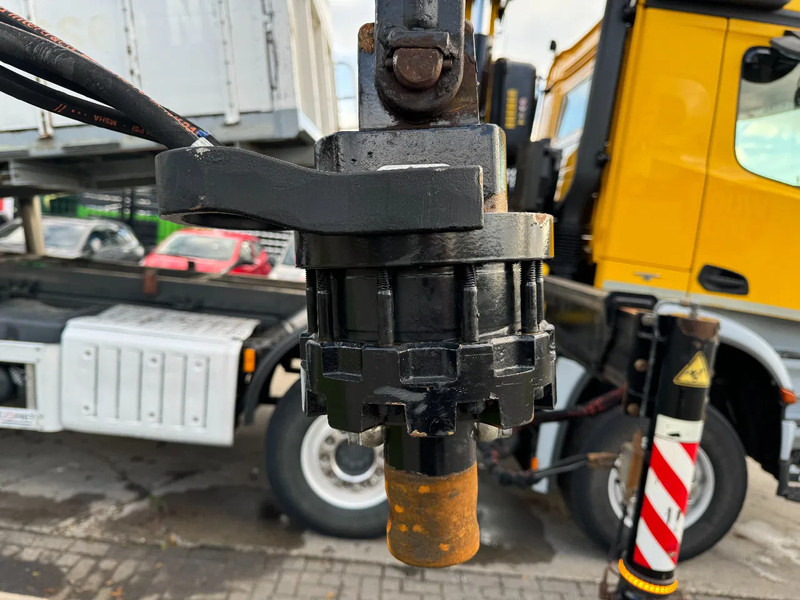 Самоскид вантажівка, Вантажівка з маніпулятором Mercedes-Benz Arocs 4448 8X4 + EURO 6 + FASSI F315 + REMOTE + KIPPER + STEERING AXLE: фото 8