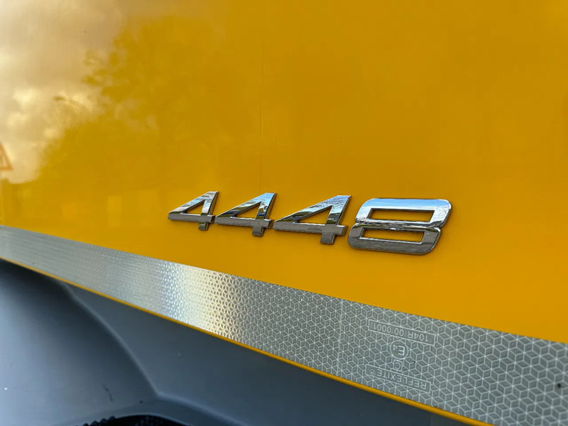 Самоскид вантажівка, Вантажівка з маніпулятором Mercedes-Benz Arocs 4448 8X4 + EURO 6 + FASSI F315 + REMOTE + KIPPER + STEERING AXLE: фото 17