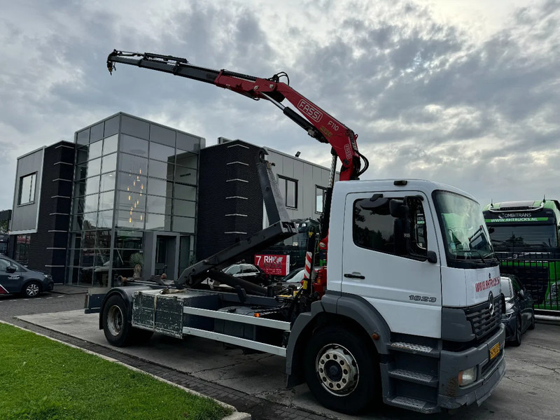 Mercedes-Benz LS 1923 ATEGO + 2011 FASSI F110 + 2011 VDS HOOKLIFT - Гаковий мультиліфт вантажівка, Вантажівка з маніпулятором: фото 3 Mercedes-Benz LS 1923 ATEGO + 2011 FASSI F110 + 2011 VDS HOOKLIFT - Гаковий мультиліфт вантажівка, Вантажівка з маніпулятором: фото 3