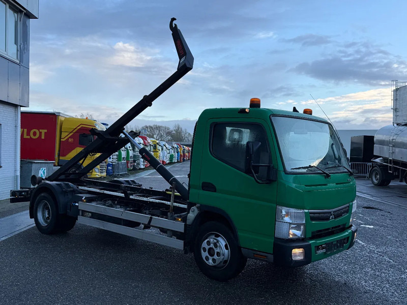 Mitsubishi Canter 7C18 - EURO 6 + HIAB 5 TON HOOKLIFT - Гаковий мультиліфт вантажівка: фото 2 Mitsubishi Canter 7C18 - EURO 6 + HIAB 5 TON HOOKLIFT - Гаковий мультиліфт вантажівка: фото 2
