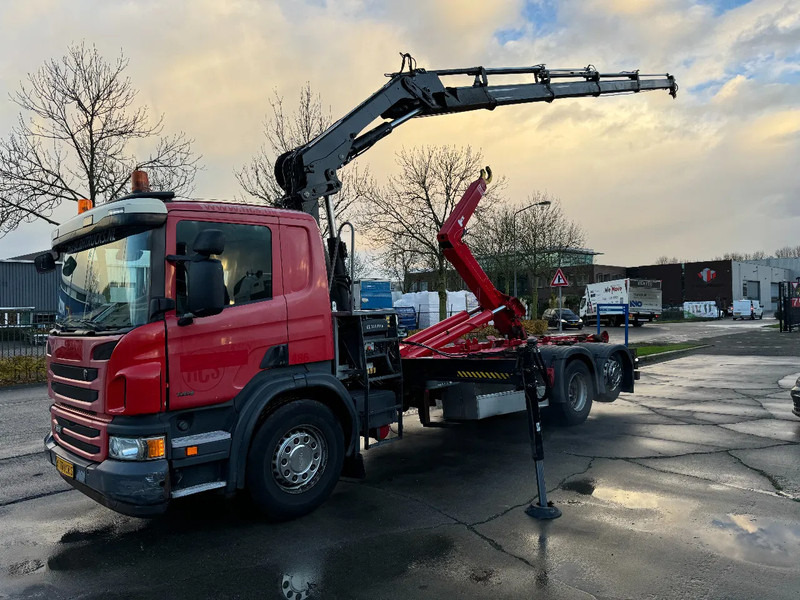 Scania P320 6X2 - EURO 6 + HIAB XS 144 HIPRO + REMOTE + HIAB HOOK + RETARDER - Гаковий мультиліфт вантажівка, Вантажівка з маніпулятором: фото 1 Scania P320 6X2 - EURO 6 + HIAB XS 144 HIPRO + REMOTE + HIAB HOOK + RETARDER - Гаковий мультиліфт вантажівка, Вантажівка з маніпулятором: фото 1