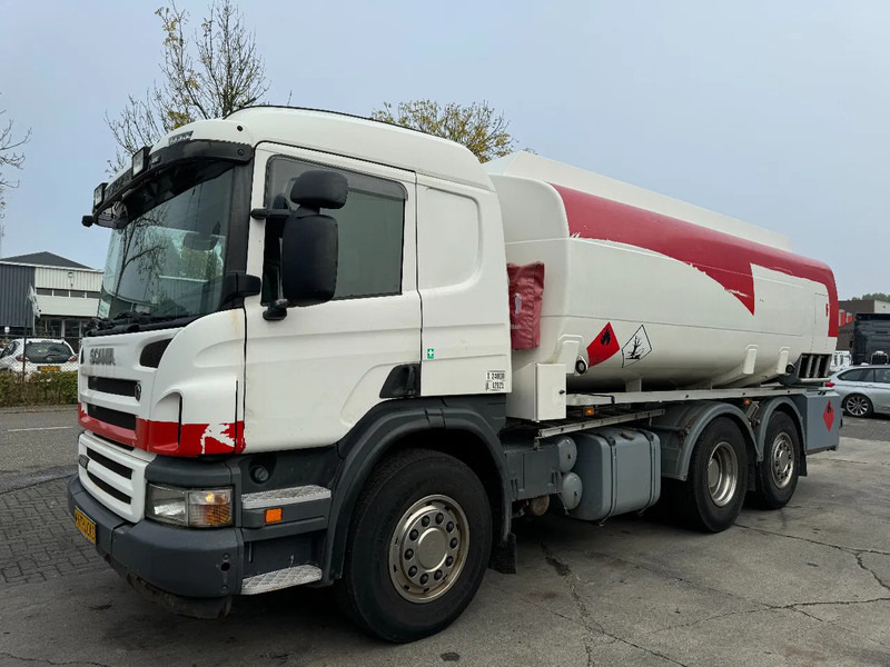 Scania P400 6X2 - EURO 5 + 3 CAMBER + LIFTING AXLE - Вантажівка цистерна: фото 1 Scania P400 6X2 - EURO 5 + 3 CAMBER + LIFTING AXLE - Вантажівка цистерна: фото 1