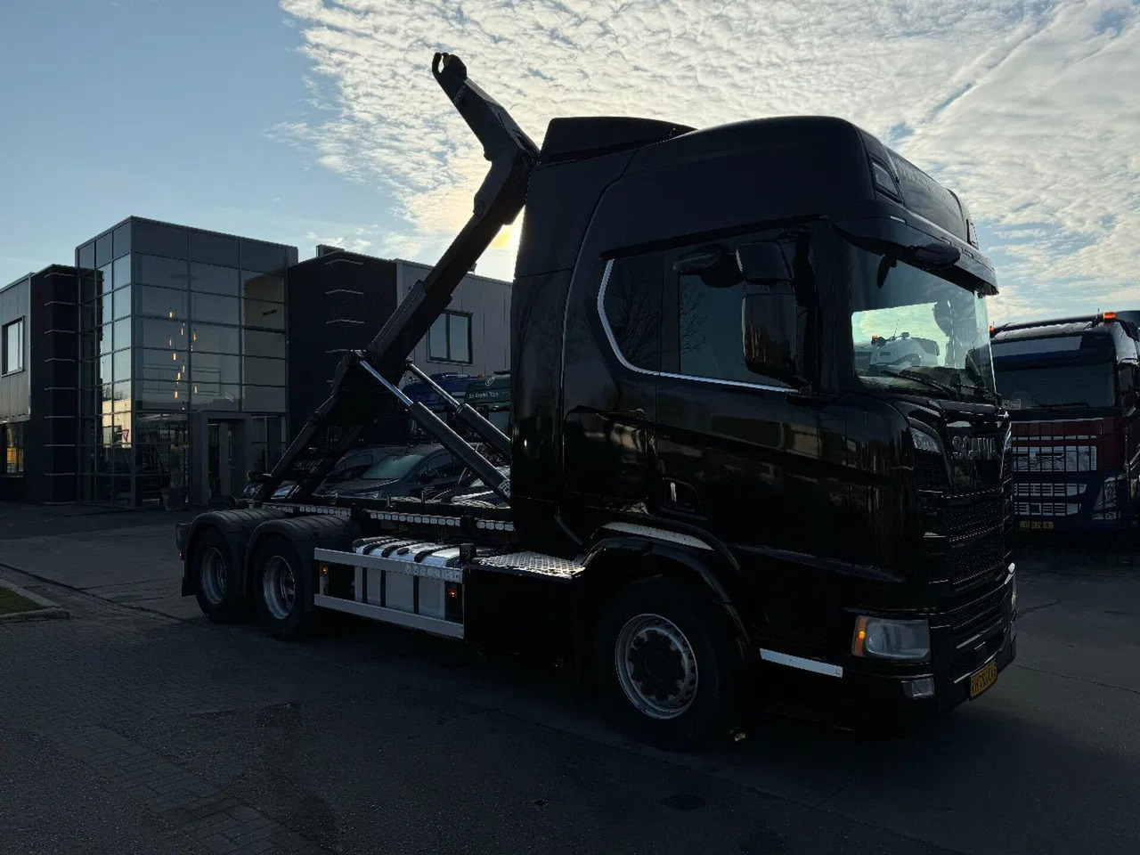 Scania R580 V8 NGS 6X2 EURO 6 VDL 20T HOOK - Гаковий мультиліфт вантажівка: фото 4 Scania R580 V8 NGS 6X2 EURO 6 VDL 20T HOOK - Гаковий мультиліфт вантажівка: фото 4