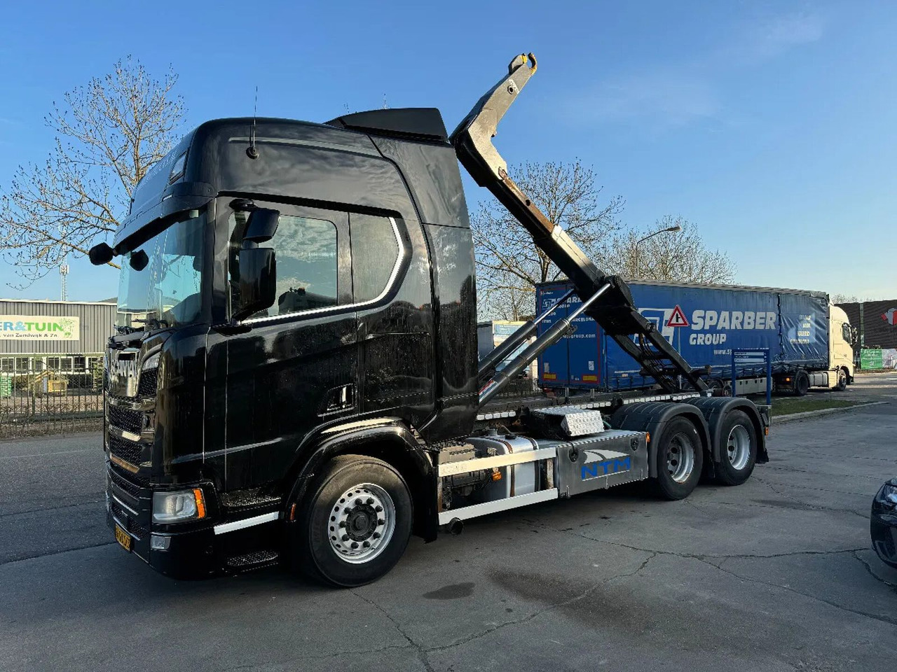 Scania R580 V8 NGS 6X2 EURO 6 VDL 20T HOOK - Гаковий мультиліфт вантажівка: фото 3 Scania R580 V8 NGS 6X2 EURO 6 VDL 20T HOOK - Гаковий мультиліфт вантажівка: фото 3