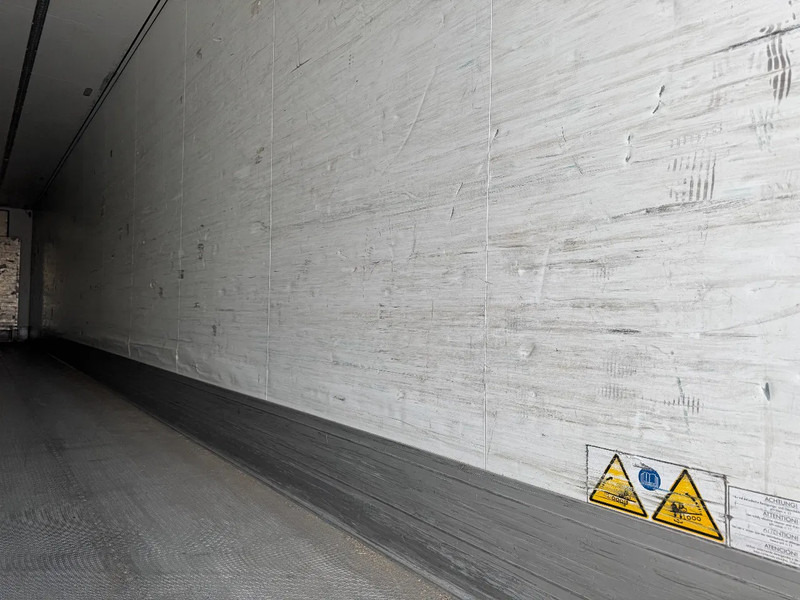 Рефрижератор напівпричіп Schmitz Cargobull SKO 24 + THERMO KING SLX 300 D/E TÜV TILL 02-2026: фото 13 Рефрижератор напівпричіп Schmitz Cargobull SKO 24 + THERMO KING SLX 300 D/E TÜV TILL 02-2026: фото 13