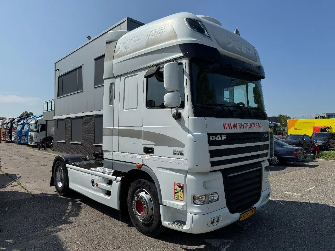 DAF XF 105.510 4X2 SKIRTS ADR RETARDER STANDKLIMA - Тягач: фото 3 DAF XF 105.510 4X2 SKIRTS ADR RETARDER STANDKLIMA - Тягач: фото 3