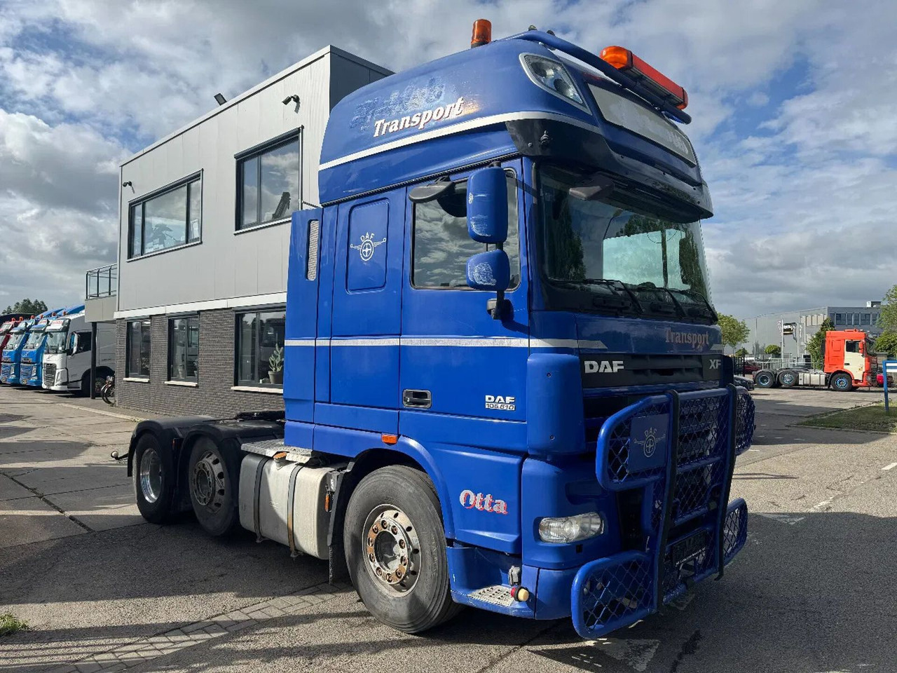 DAF XF 105.510 6X2 EURO 5 MANUAL GEAR + HYDRAULIC ON - Тягач: фото 1 DAF XF 105.510 6X2 EURO 5 MANUAL GEAR + HYDRAULIC ON - Тягач: фото 1
