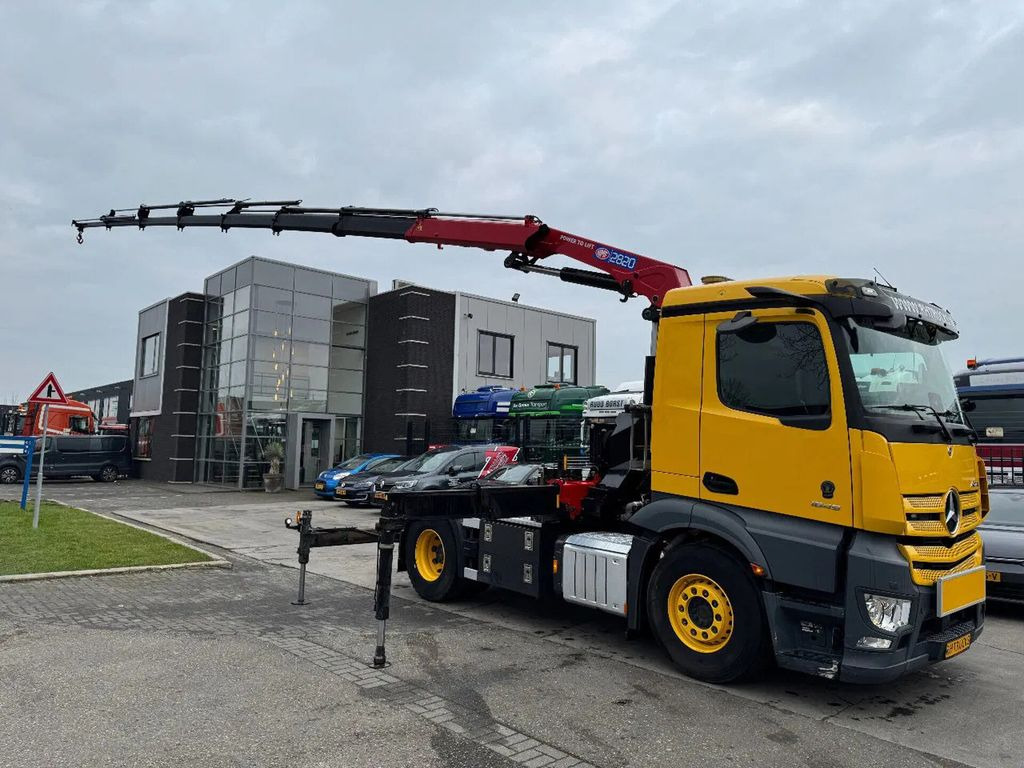 Mercedes-Benz Actros 1845 4X2 - EURO 6 + HMF 2820 + REMOTE + O - Тягач: фото 1 Mercedes-Benz Actros 1845 4X2 - EURO 6 + HMF 2820 + REMOTE + O - Тягач: фото 1