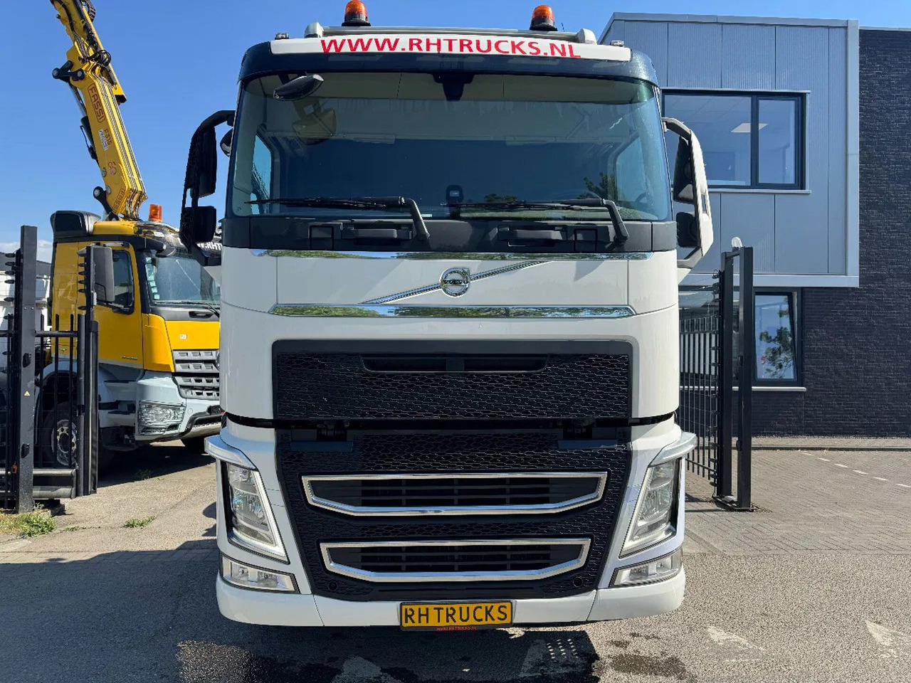 Volvo FH 460 6X2 - EURO 6 + LIFTING AXLE - Тягач: фото 2 Volvo FH 460 6X2 - EURO 6 + LIFTING AXLE - Тягач: фото 2